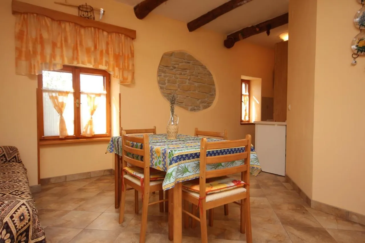 Holiday House With A Swimming Pool Cepic, Central Istria - Sredisnja Istra - 7404 Pulgarija Cepic بيت للعطل